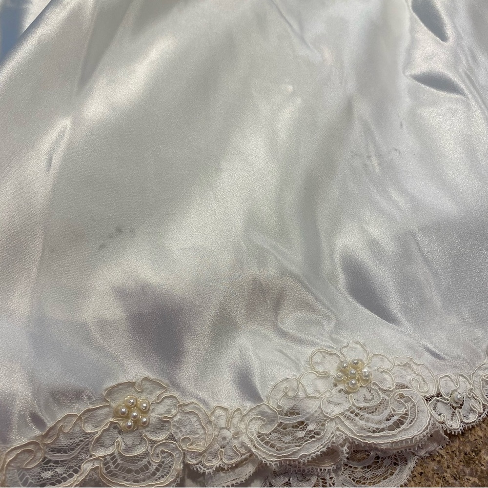 Szu Ling Chen Bridal Gown Beading Long Detachable Train Vintage -Says 12W and 10 - Picture 16 of 17